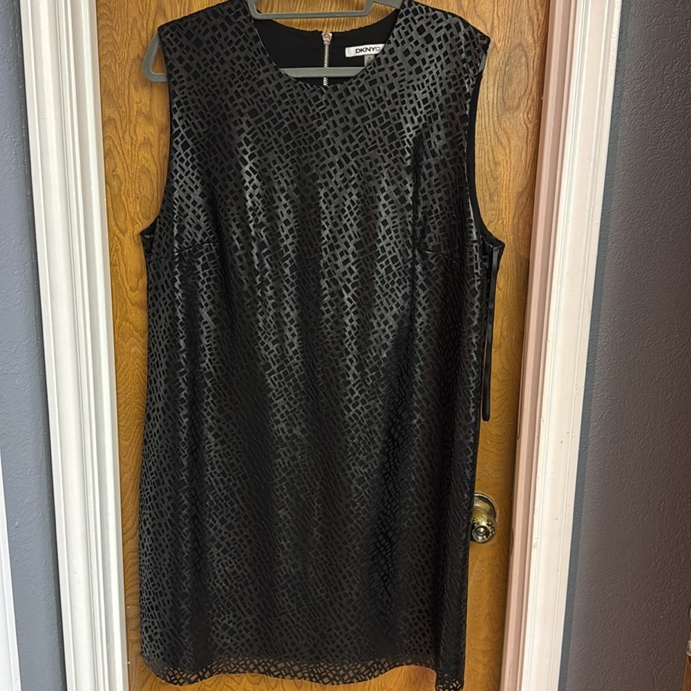 DKNYC Sleeveless Black Patterned Mini Dress